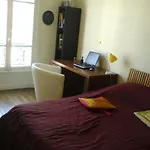 Nice Sunny Flat Near Eiffel Tower